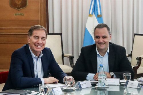 Cómo se cocinó la caída de Adorni y el ascenso de Santilli