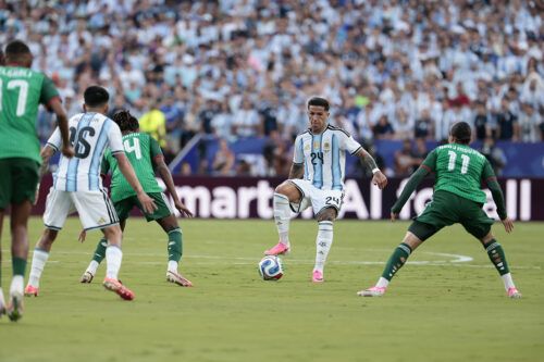 Argentina va por otra victoria ante Austria en el día más maradoniano del Mundial