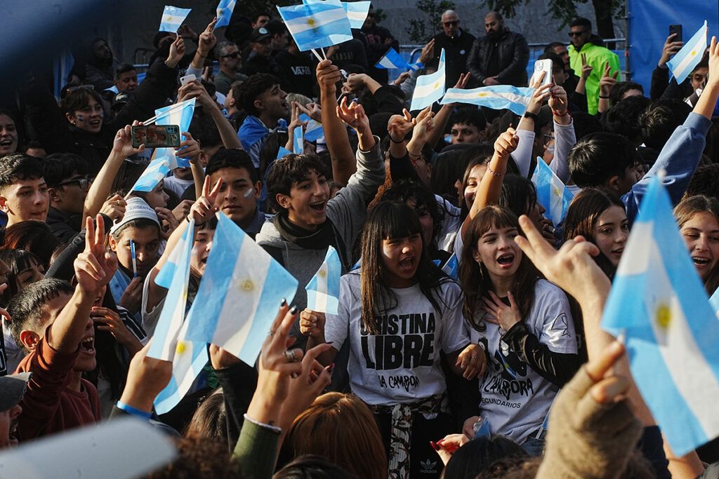 Banderas en su corazón: un Parque Lezama bancando a Cristina Libre 11 Banderas en su corazón: un Parque Lezama bancando a Cristina Libre