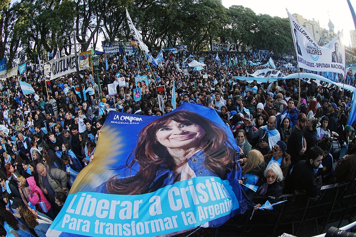 Postales del banderazo por la libertad de Cristina