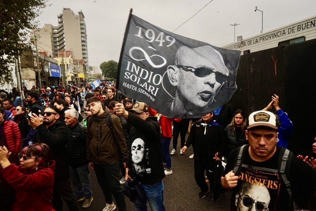 El tesoro que no ves: el último rocanrol del país para despedir al Indio 5 El tesoro que no ves: el último rocanrol del país para despedir al Indio