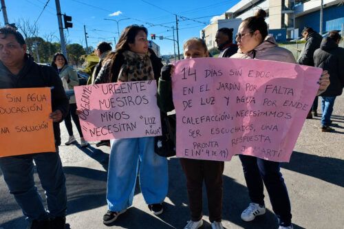 El drama de 800 chicos de escuelas porteñas sin clases por fallas eléctricas y falta de agua
