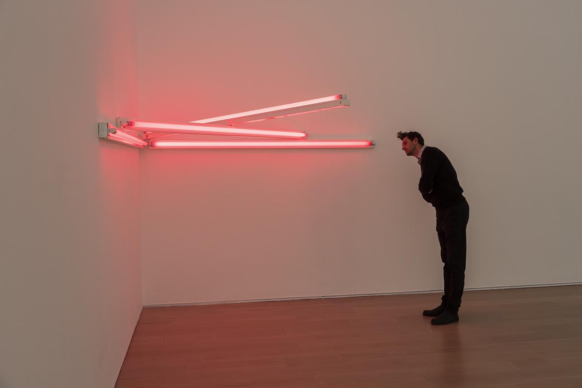 Dan Flavin, una muestra para experimentar la luz desde el minimalismo