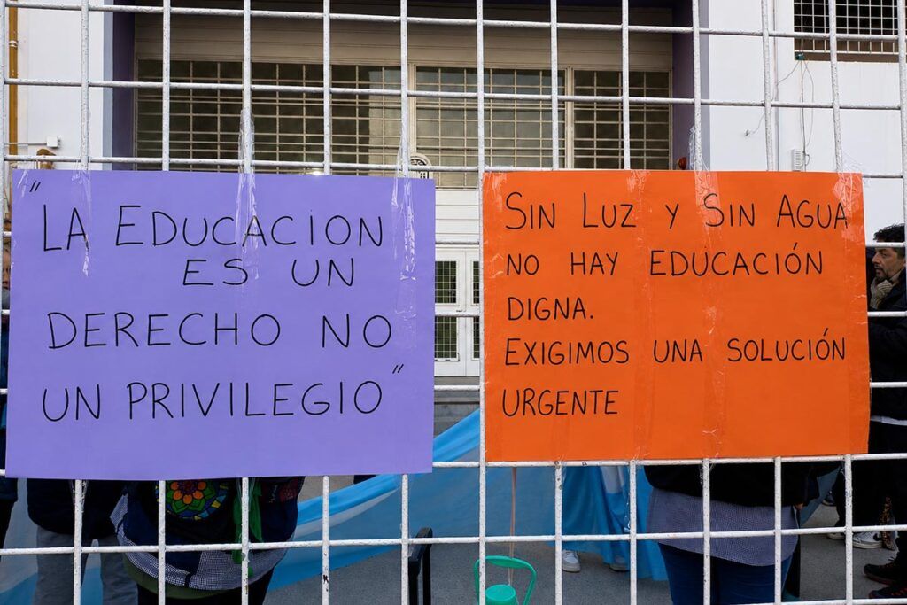 El drama de 800 chicos de escuelas porteñas sin clases por fallas eléctricas y falta de agua 1 El drama de 800 chicos de escuelas porteñas sin clases por fallas eléctricas y falta de agua