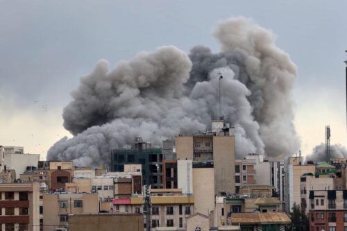 Irán acusa a EEUU de violar el alto el fuego y lanza ataques contra sus bases del Golfo