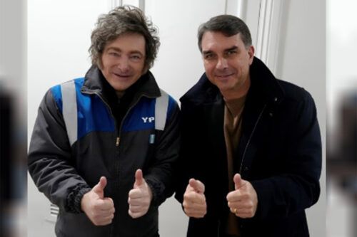 Milei no viaja a la cumbre de Mercosur y se reunió con Flávio Bolsonaro