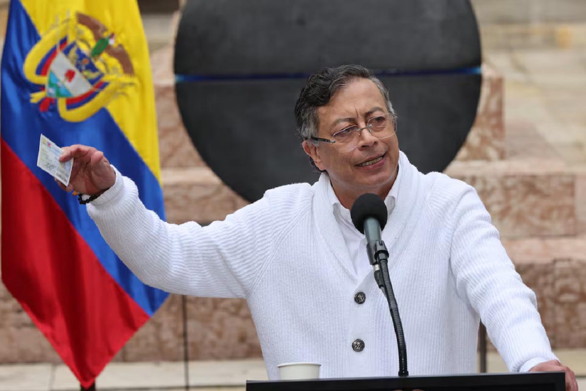 Petro y el registrador de Colombia advierten que solo tras el escrutinio final se podrá proclamar al nuevo presidente