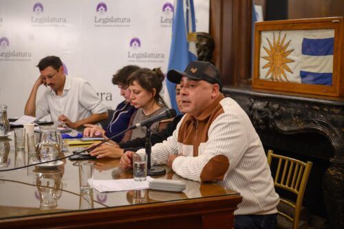 Fuerza por Buenos Aires presentó el proyecto de desendeudamiento popular