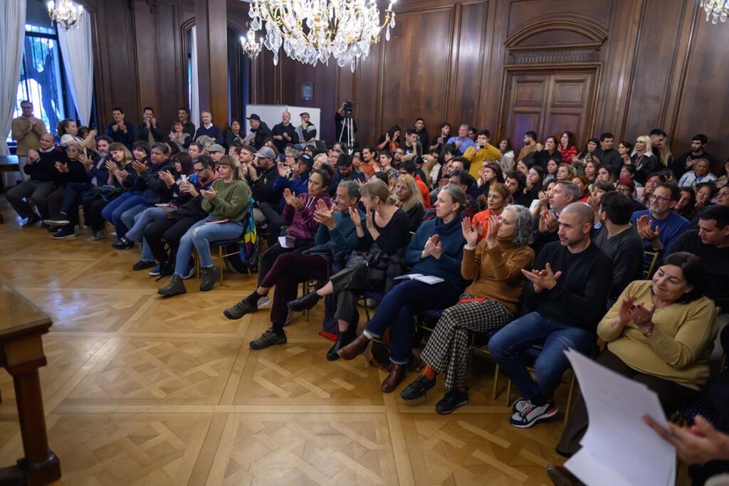 Fuerza por Buenos Aires presentó el proyecto de desendeudamiento popular