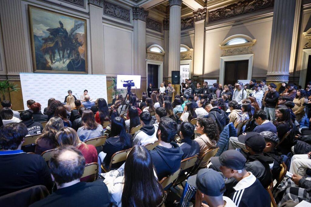 Presentan una ley contra la violencia digital en la provincia de Buenos Aires
