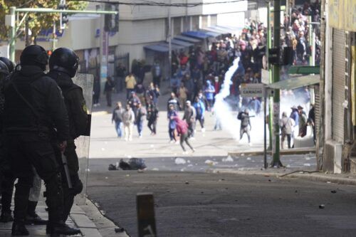 El Defensor del Pueblo y la Conferencia Episcopal de Bolivia llaman al diálogo tras casi un mes de protestas