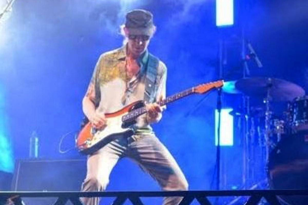 Skay homenajeó al Indio Solari en su primer show tras la muerte del cantante