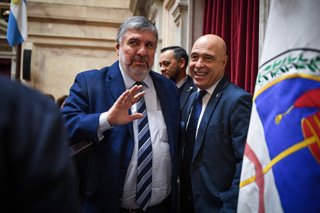 Senado: se cayó la sesión para tratar la ley que elimina las restricciones a la compra de tierras por parte de extranjeros 2 Senado: se cayó la sesión para tratar la ley que elimina las restricciones a la compra de tierras por parte de extranjeros