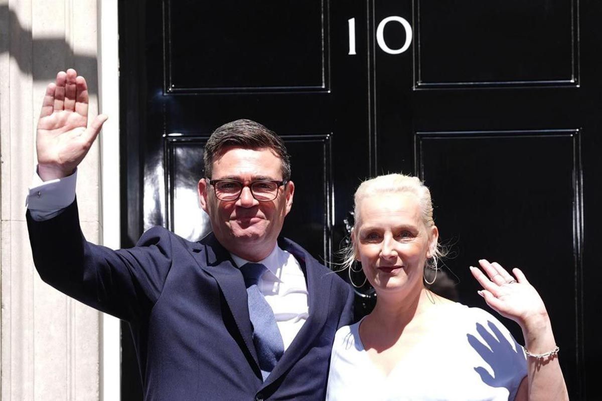 Andy Burnham asumió como primer ministro británico tras la renuncia de Keir Starmer