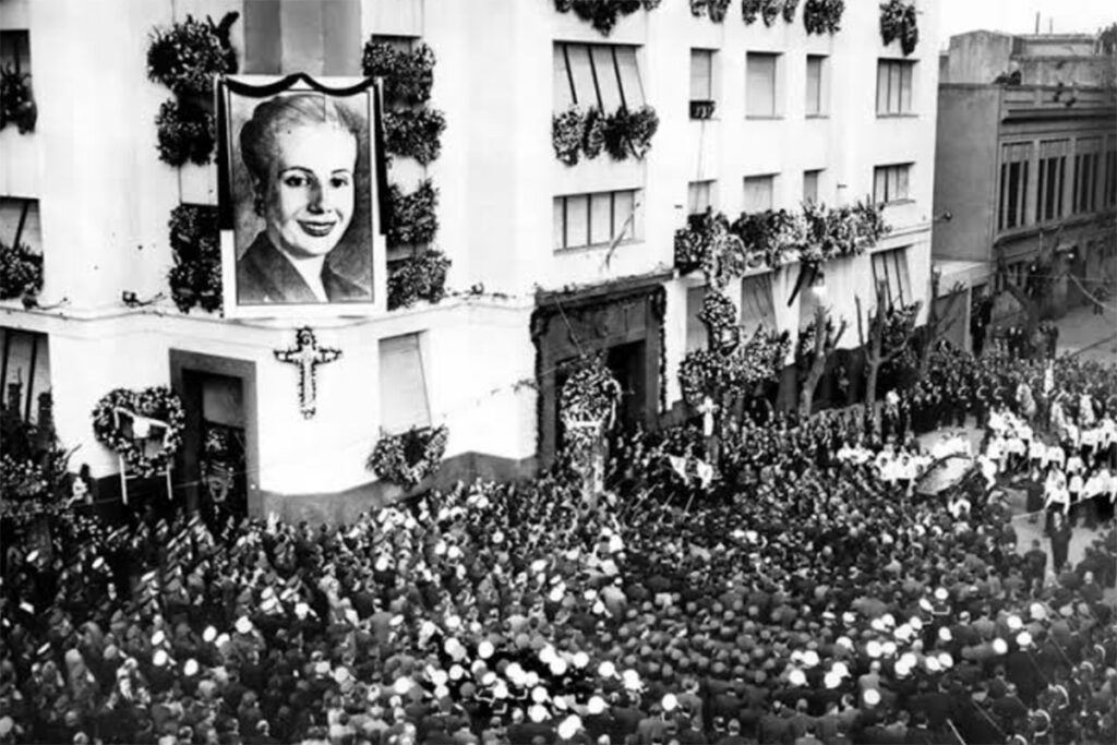Evita y sus dos 26 de julio 3 Evita y sus dos 26 de julio