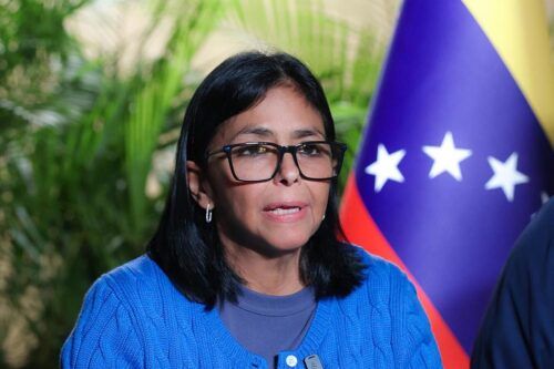 Trump respalda a Delcy Rodríguez en un juicio millonario