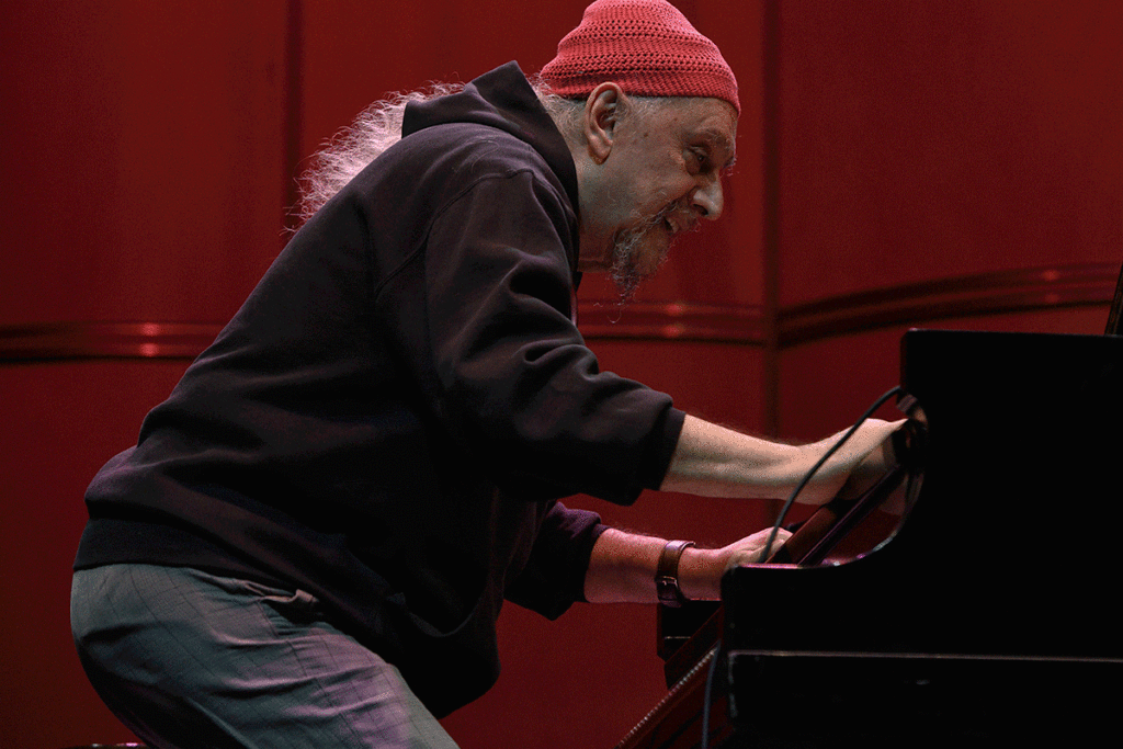 Egberto Gismonti vuelve al Colón con un concierto de piano solo