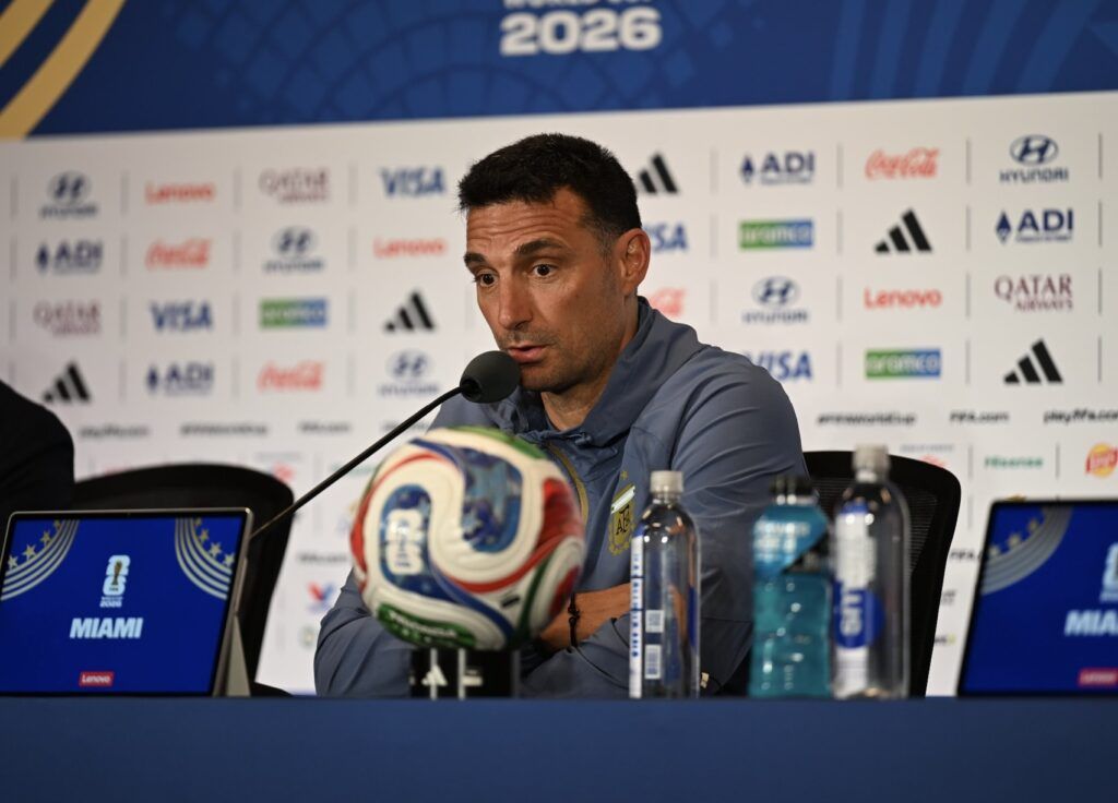 Bienvenidos al Mundial, bienvenidos al drama: la patria futbolera que escupe verdades en grupos de WhatsApp