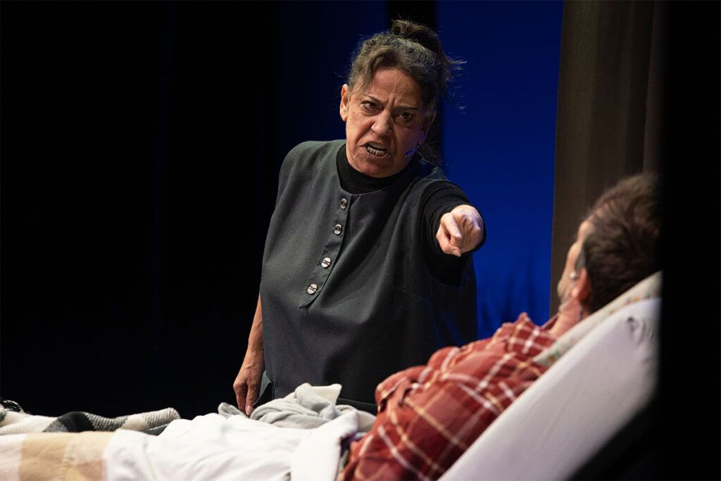 Juan Gil Navarro, protagonista de "Misery": "Hay que usar la inteligencia y el arte para luchar contra este tiempo de estupidez” 2 Juan Gil Navarro, protagonista de "Misery": "Hay que usar la inteligencia y el arte para luchar contra este tiempo de estupidez”