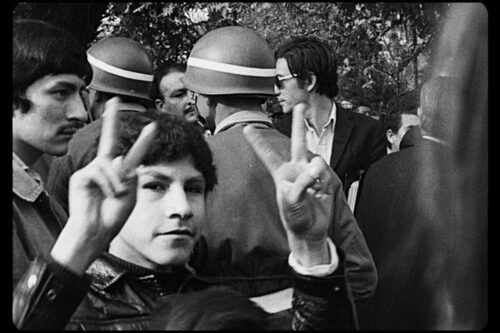 «Para hacer una película sólo hace falta un arma»: el documental que recupera la historia de los cineastas que la dictadura quiso borrar