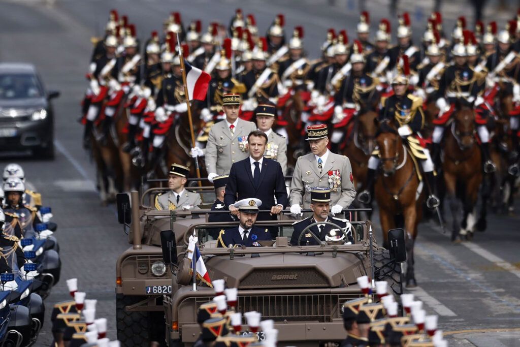 París: desfilan tropas ucranianas en el Día de la Bastilla 2 París: desfilan tropas ucranianas en el Día de la Bastilla