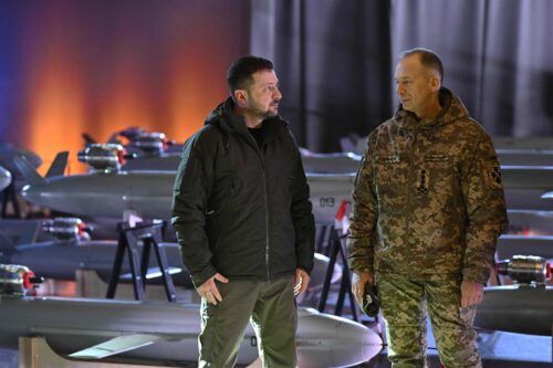 Zelenski remueve al jefe de las FFAA tras el escándalo con su ministro de Defensa