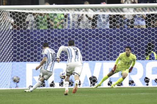 El minuto a minuto de Argentina: la Selección vuelve a sufrir, ante Egipto y Messi erró un penal