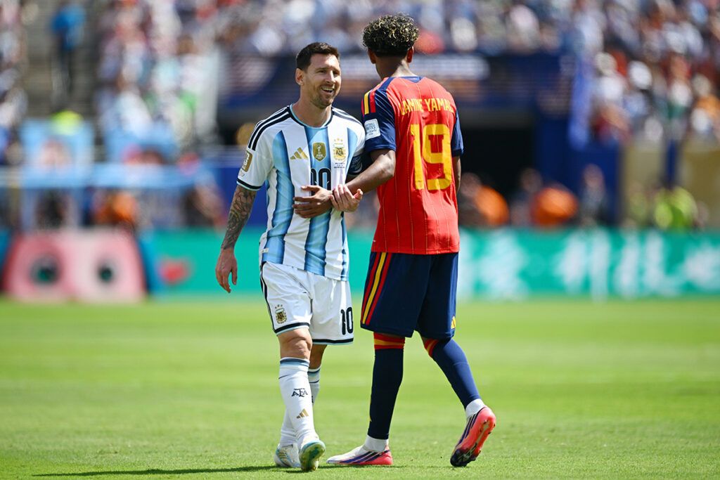 Gracias totales: Argentina resistió hasta que pudo y perdió ante el nuevo campeón España 2 Gracias totales: Argentina resistió hasta que pudo y perdió ante el nuevo campeón España