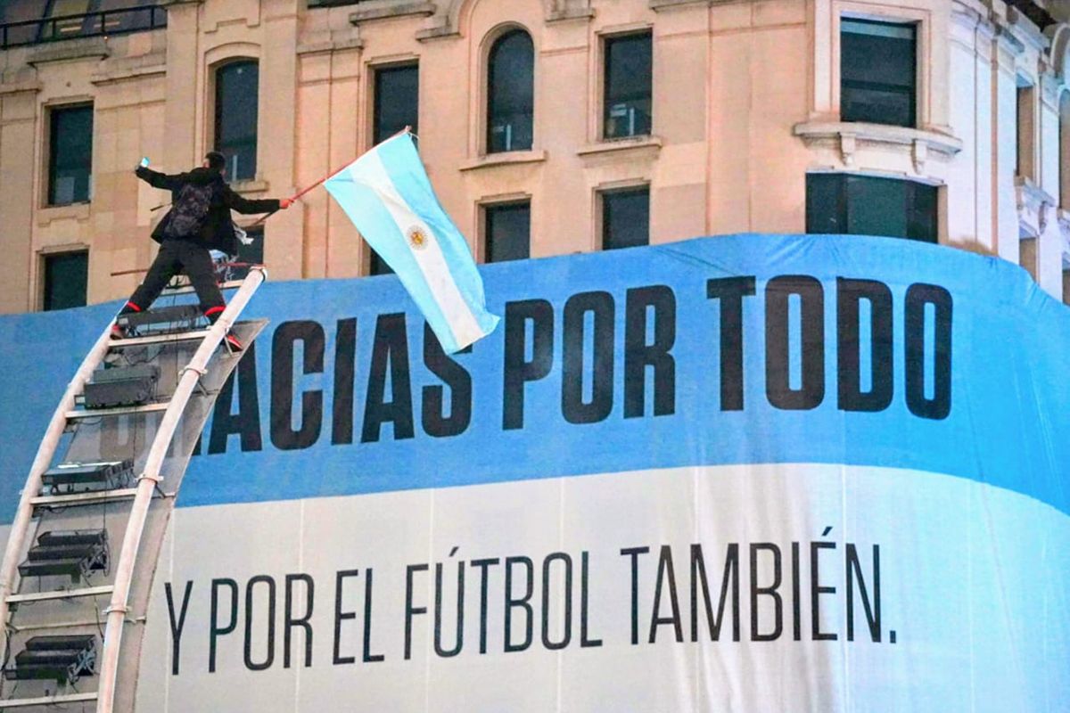 Orgullo nacional: postales del aguante en el Obelisco y en las calles