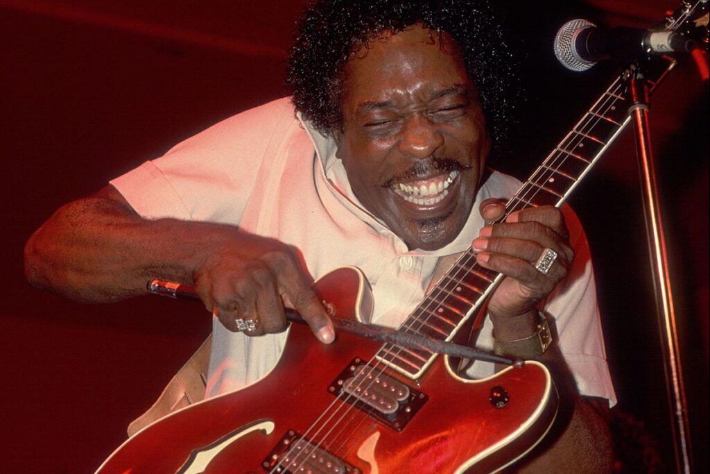 Buddy Guy cumple 90 años y sigue demostrando por qué es el último gran rey del blues