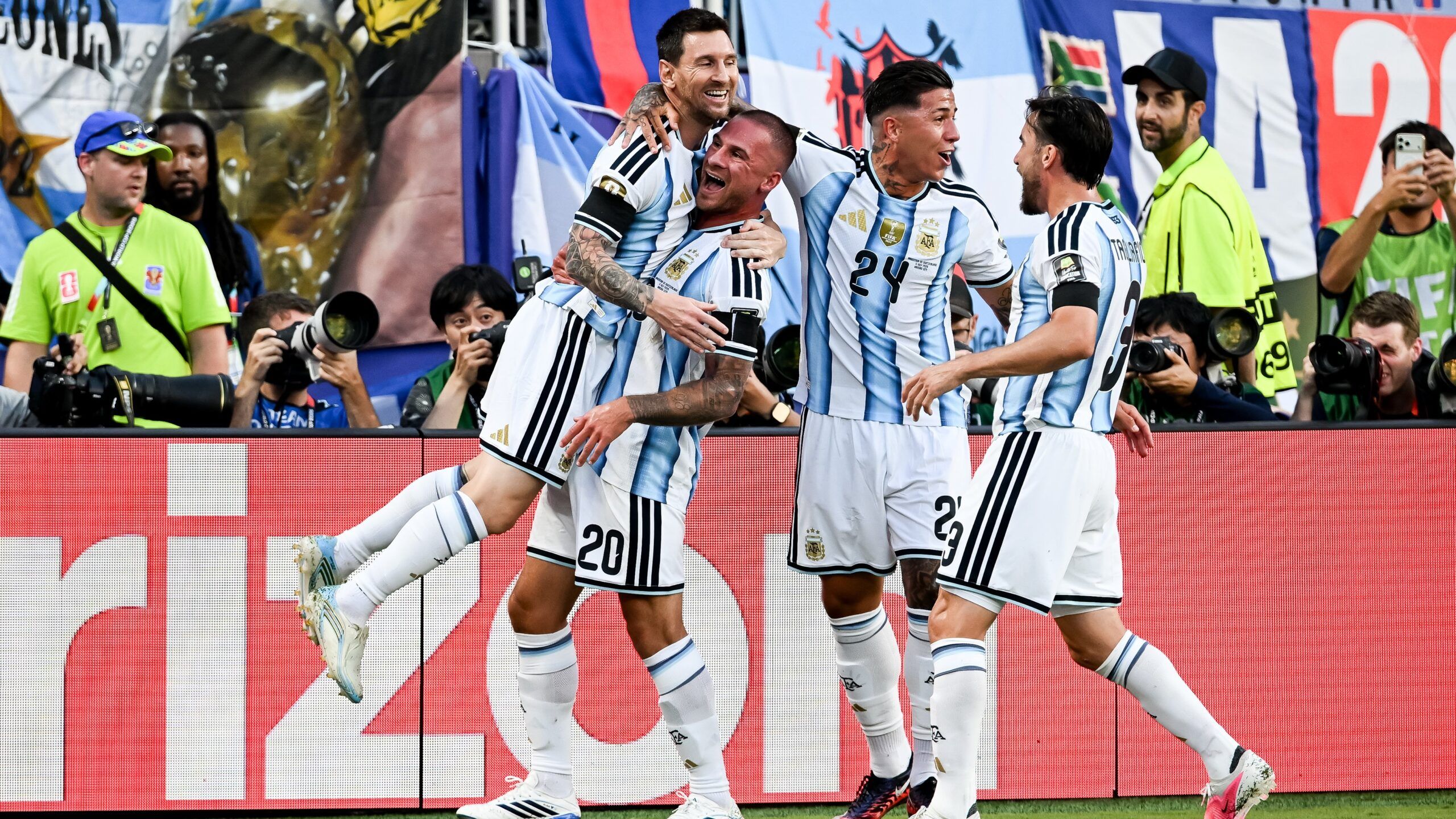 Messi irá por otra historia memorable, ahora en su primera vez ante los ingleses