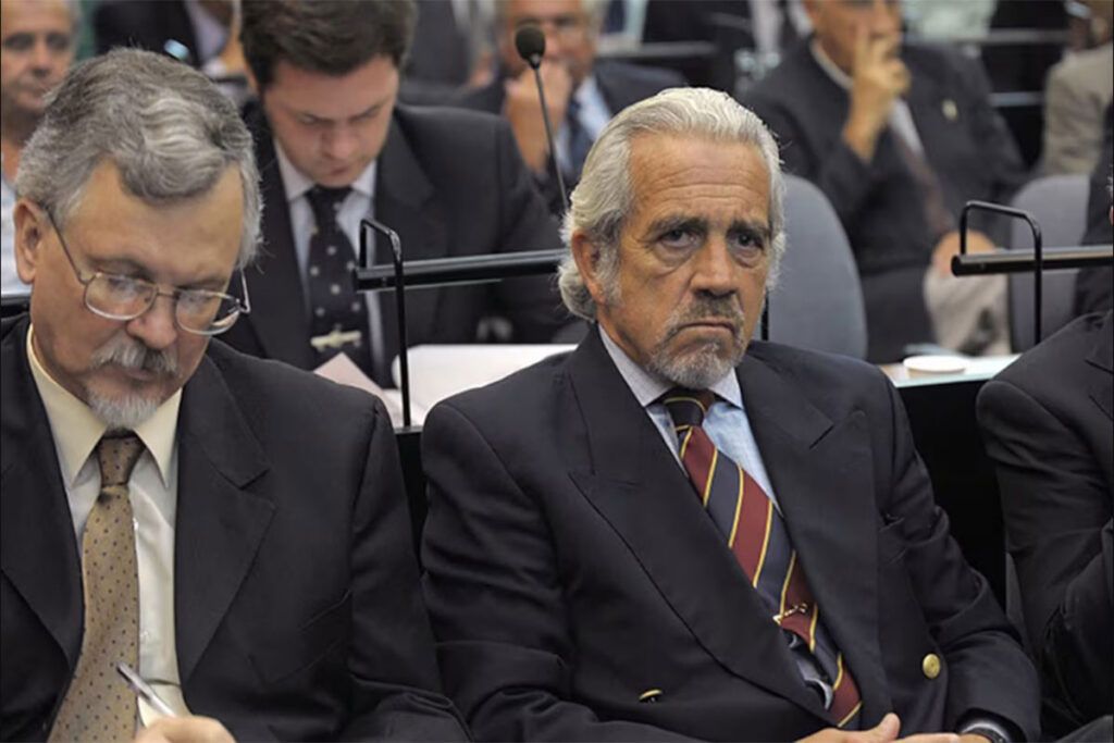 El Gobierno benefició a una mutual militar que homenajeó a 43 socios condenados por lesa humanidad 4 El Gobierno benefició a una mutual militar que homenajeó a 43 socios condenados por lesa humanidad
