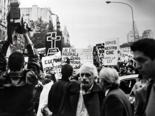 Cine argentino: por qué la crisis va más allá del INCAA, por qué las plataformas entran en el debate y el llamado a la unidad
