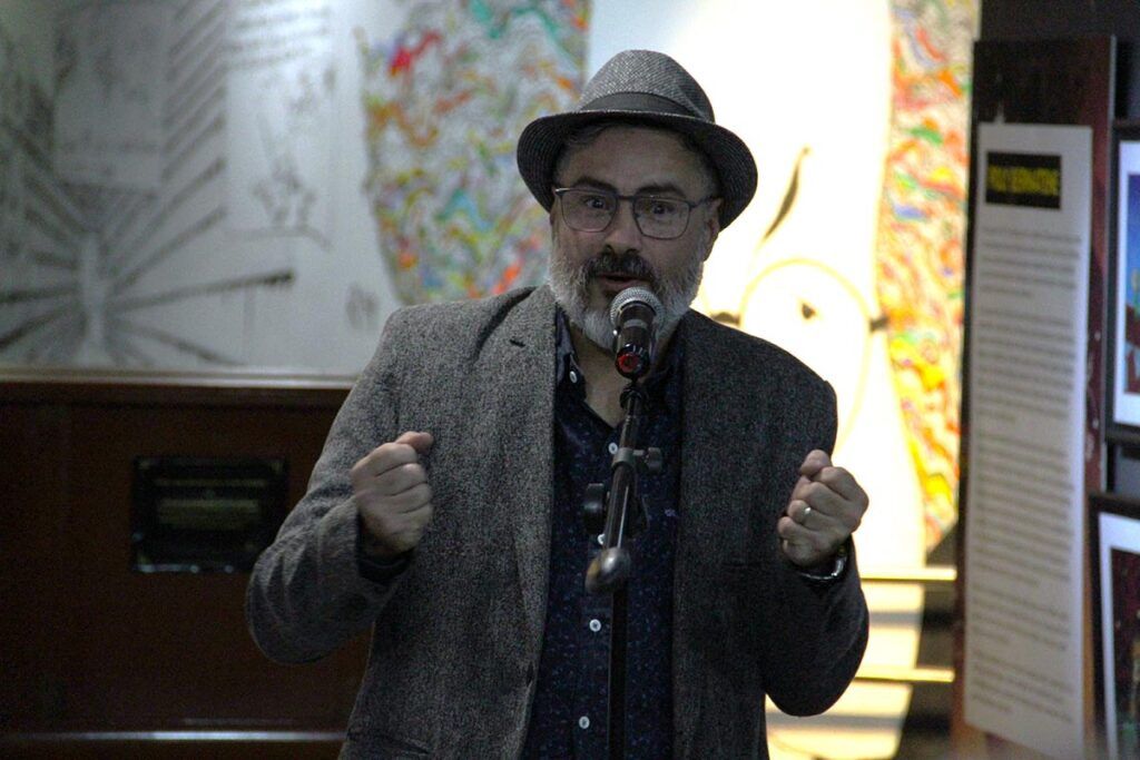 Poly Bernatene y una muestra que recorre sus mundos ilustrados