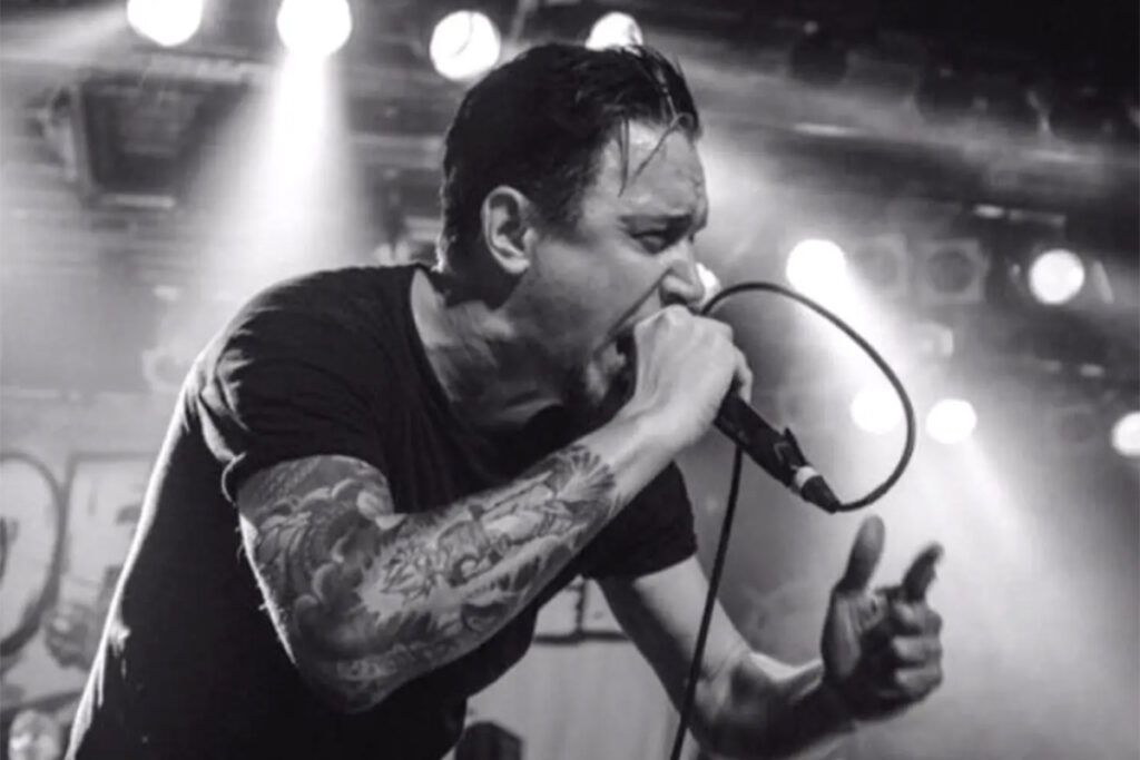 Furia, ética y comunidad: falleció Lou Koller, el legendario cantante de Sick of It All 2 Furia, ética y comunidad: falleció Lou Koller, el legendario cantante de Sick of It All