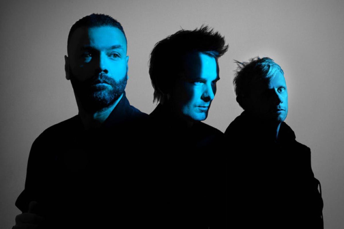 El regreso de Muse con «The Wow! Signal»: el espacio exterior como metáfora del caos del rock actual y el lugar de la banda en la cultura pop