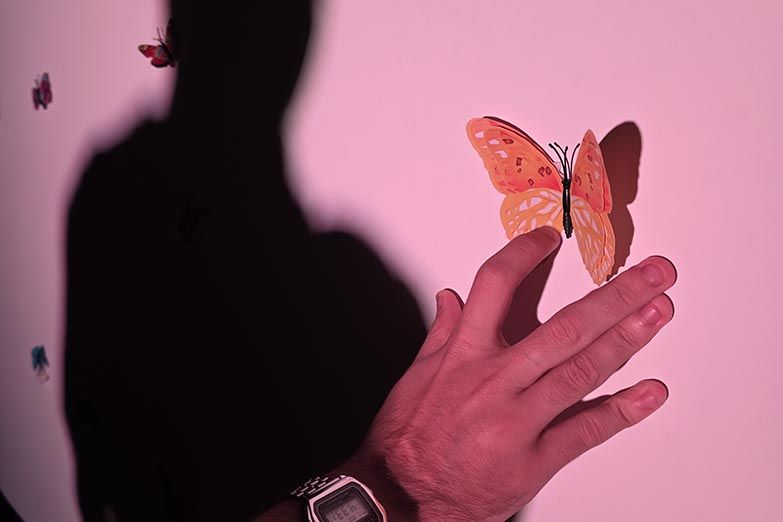 "Las nenas también son mariposas": de qué trata la obra que une teatro y cine para hablar de salud mental adolescente 2 "Las nenas también son mariposas": de qué trata la obra que une teatro y cine para hablar de salud mental adolescente