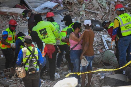 Tragedia en Venezuela: ya rescataron con vida a 6.462 personas y siguen buscando sobrevivientes