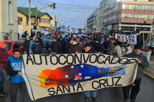 Santa Cruz: la provincia cerró la paritaria policial unilateralmente y los autoconvocados mantienen el conflicto