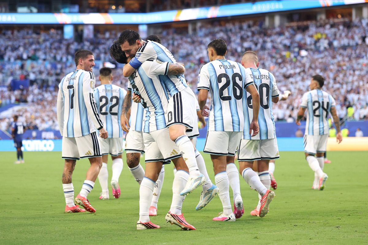 Argentina tuvo a Messi, un sacudón en Miami y mucha tensión para pasar de pantalla en el Mundial