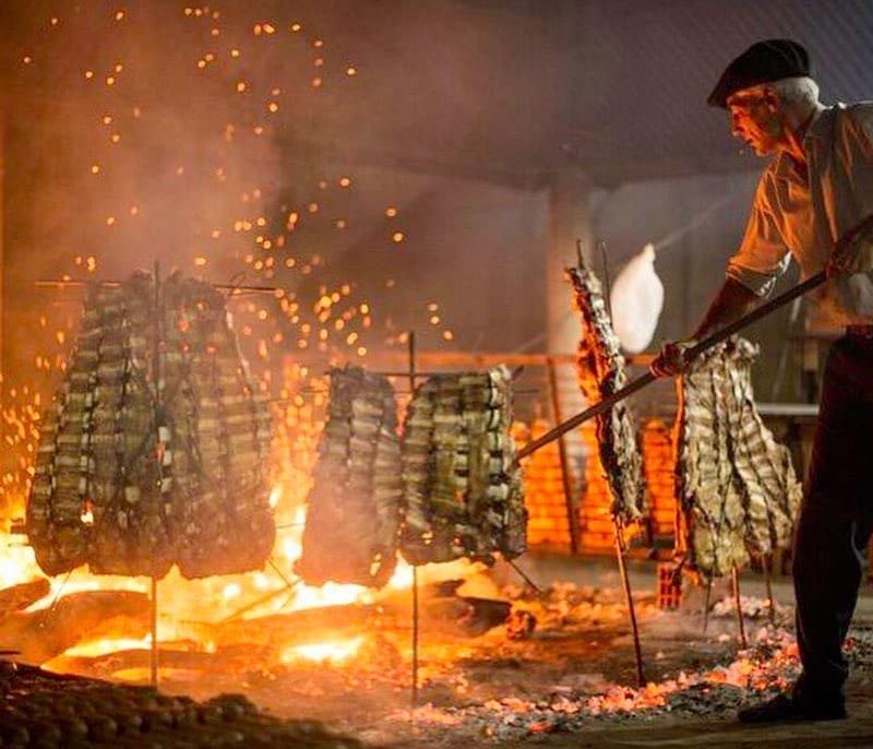 La Independencia se celebra con locro, empanadas, asado y desfiles